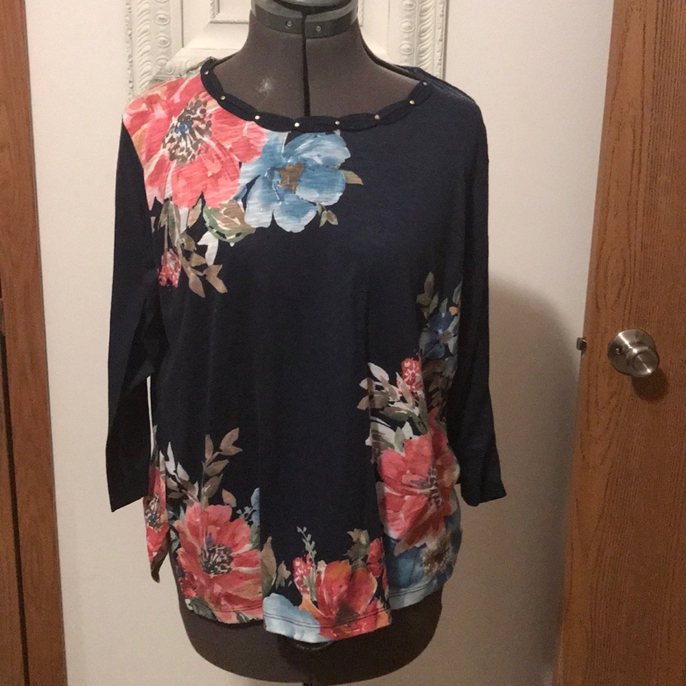 Beautiful summer blouse with neck detailing